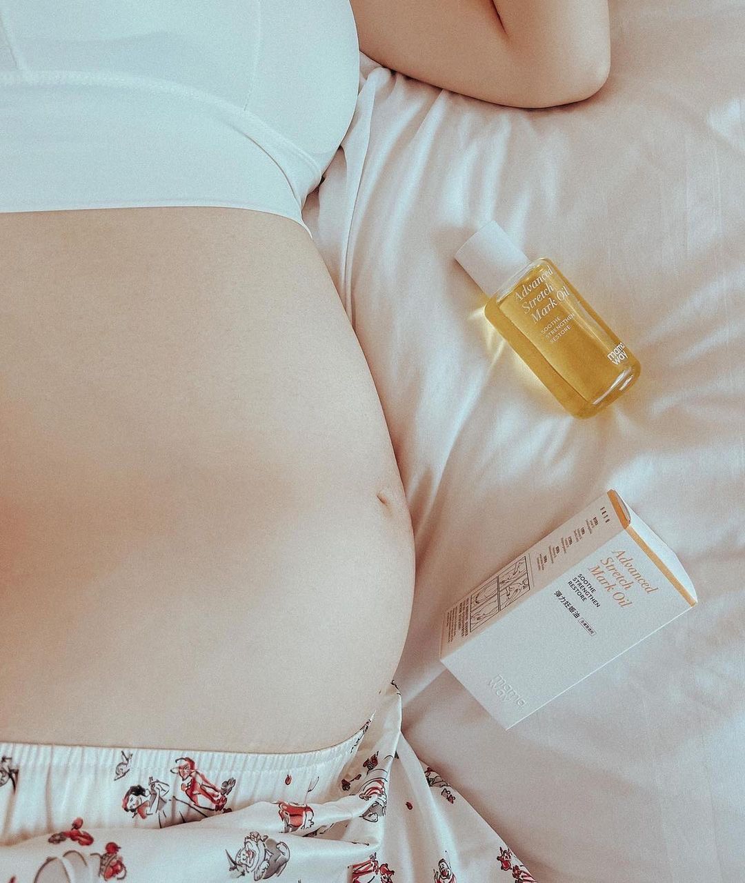 Sarah with Mamaway Advanced Stretch Mark Oil